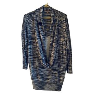 Roz & Ali Woman's Plus 2X Pullover Silver & Black Metallic With Inner Layer